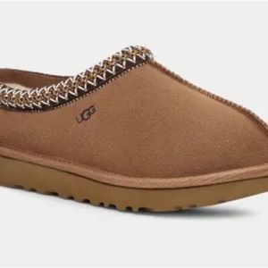 UGG TASMAN SLIPPER
NEW IN BOX